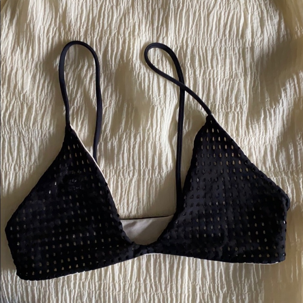Acacia M Top